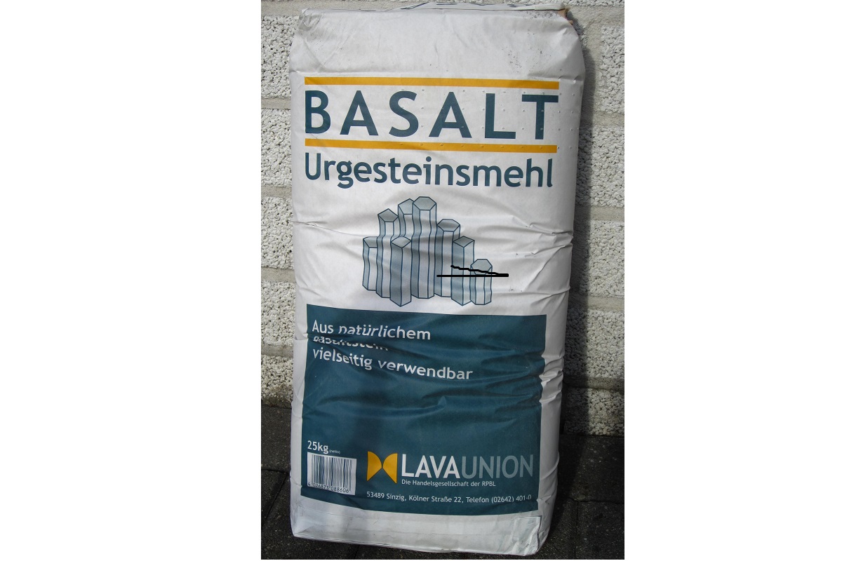 Basaltmeel